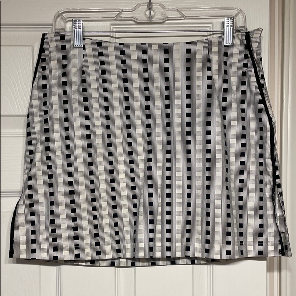 Golftini Dresses & Skirts - Golftini chic skort